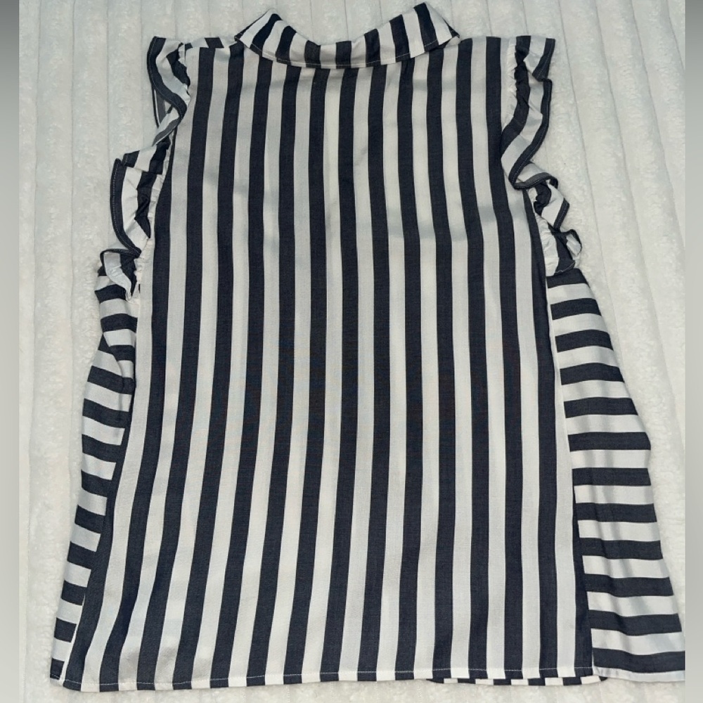 Evereve BB Dakota Seas The Day Navy & White Striped Button Down Tank Top Size L - Picture 6 of 11